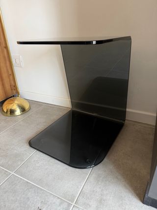 Tavolino in vetro fumé nero poltrone sofà