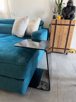 Tavolino in vetro fumé nero poltrone sofà