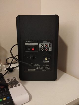 Altavoces Edifier Negros