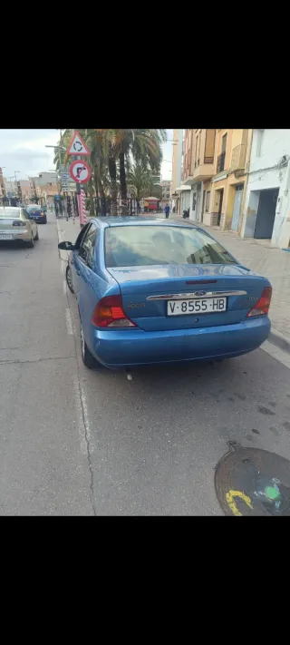 Ford Focus 2000