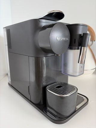 Cafetera Nespresso DeLonghi