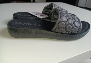 Sandalias Defne Talla 38 Doradas y Plateadas