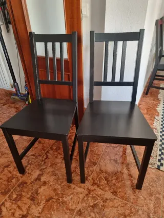 Mesa oscura patas metálicas