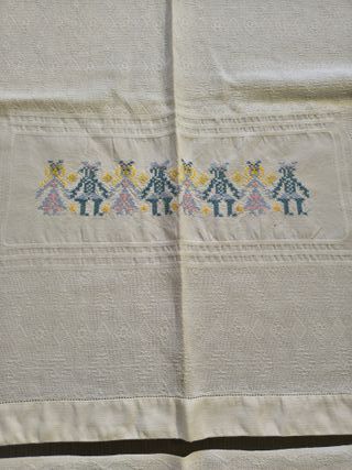 Asciugamani vintage con ricamo