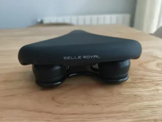 Sillín de bicicleta negro