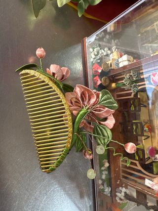 Peineta Flores Dorada Rosa hecho mano