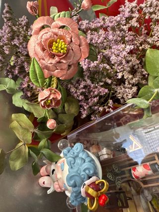 Peineta Flores Dorada Rosa hecho mano