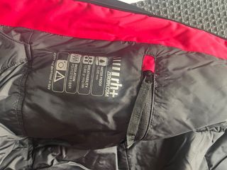 Giubbotto da sci rosso e nero