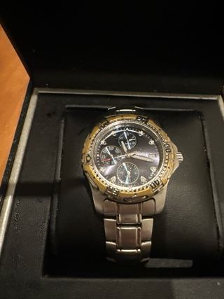 Reloj Lotus Dorado y Plateado