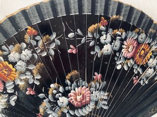 Abanico artesanal pintado a mano