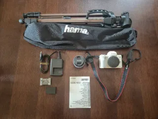 Cámara Canon EOS M50 Mark I + Trípode Hama