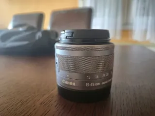 Cámara Canon EOS M50 Mark I + Trípode Hama