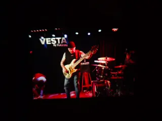 Cámara Canon EOS M50 Mark I + Trípode Hama