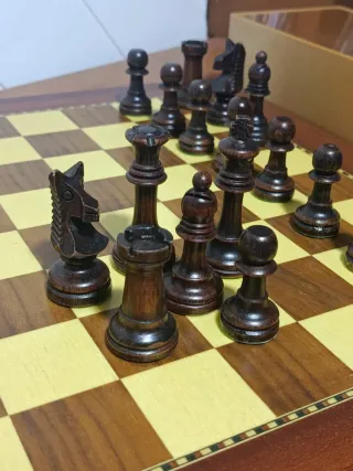 Ajedrez Staunton N.4A + tablero madera 40x40