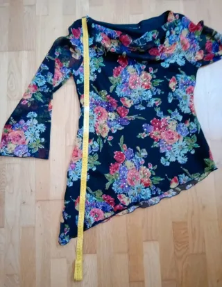 Blusón estampado asimétrico