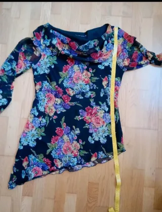 Blusón estampado asimétrico