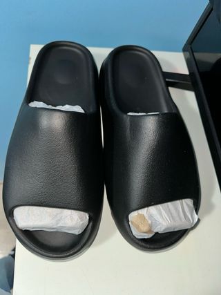 Yeezy Y-01 Negras Talla 43