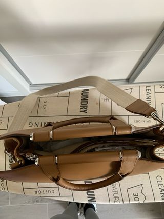 Bolso piel marrón bandolera