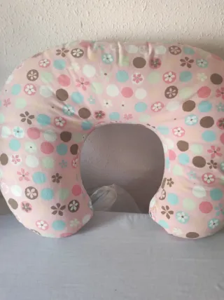 Cojín de Lactancia Boppy Flores Rosas