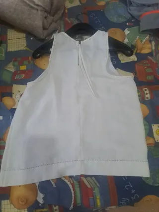 Blusa blanca sin mangas