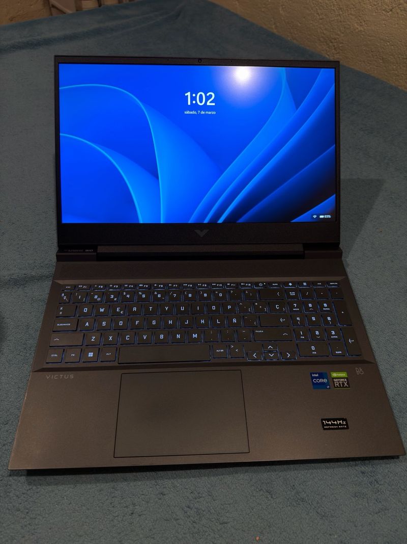 HP Victus 16, RTX 3050Ti, i7, d1001ns.