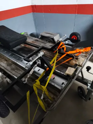 Plataforma para hacer Wheelies de moto