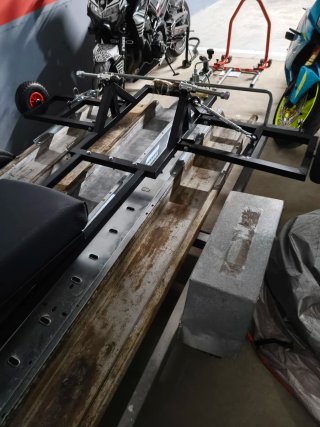 Plataforma para hacer Wheelies de moto