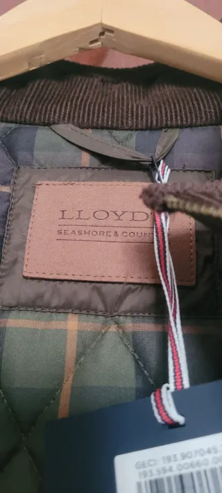 Chaleco acolchado con etiquetas