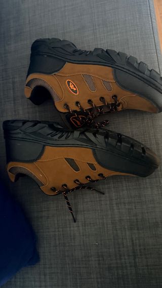 Botas de invierno marrones y negras