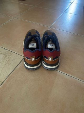 Zapatillas de vestir de niño, azul y marrón