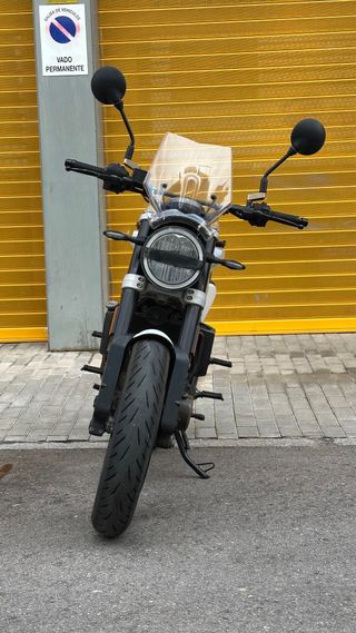 Husqvarna Svartpilen 401 Blanca