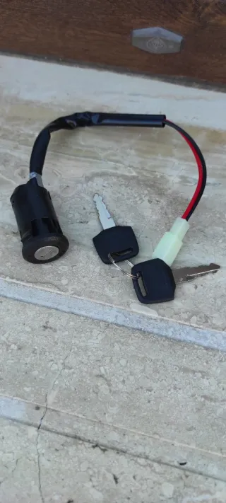 Llave de contacto para moto