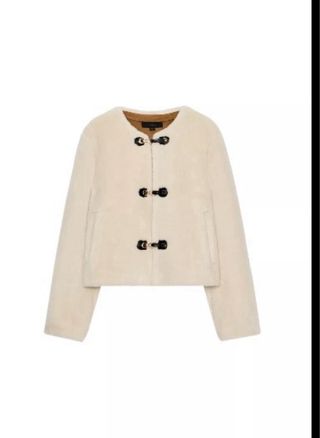 CHAQUETA EFECTO PELO ALAMARES