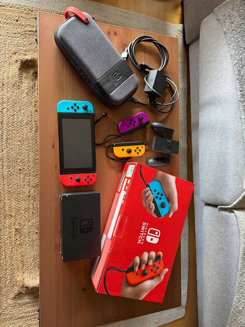 Nintendo Switch con accesorios originales