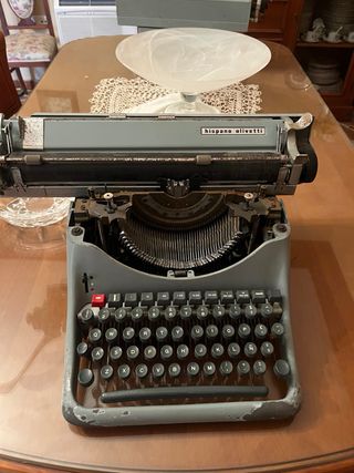 Máquina de escribir Hispano Olivetti