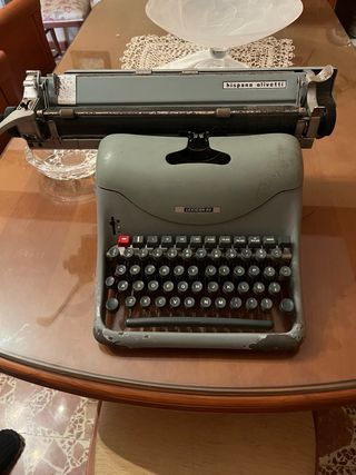 Máquina de escribir Hispano Olivetti