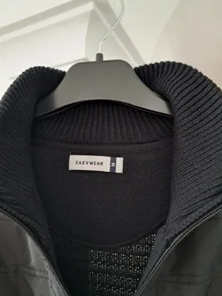 Cazadora Easywear Negra