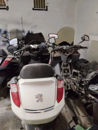 3 Peugeot Satelis 125 RS para recambios