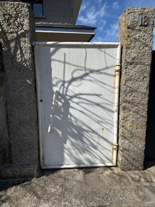 Puertas de hierro blancas