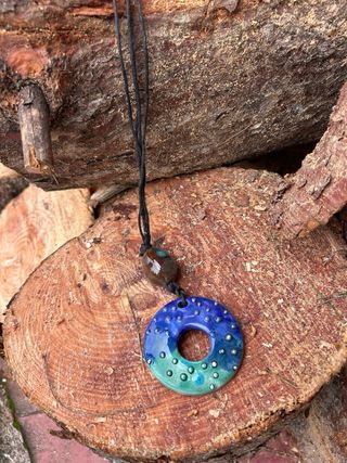 Collar de cerámica artesanal