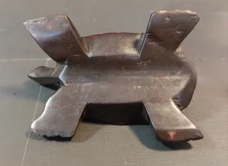 Tartaruga in legno decorata