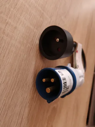 Adaptador CEE a IEC Camping/Caravana