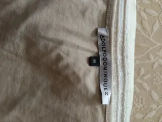 Camiseta cruzada Adolfo Domínguez beige talla M