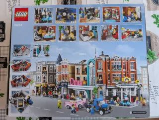 LEGO Creator 10264 Corner Garage