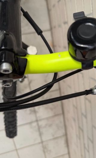 Bicicleta B'Twin Montaña Negra y Amarilla