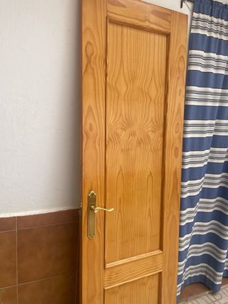 Puerta de madera interior