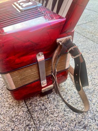 Acordeón Hohner Student VM Rojo