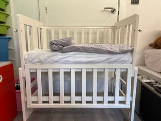 Minicuna colecho convertible.