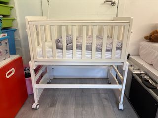 Minicuna colecho convertible.