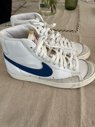 Zapatillas Nike Blazer Mid '77 Blancas y Azules